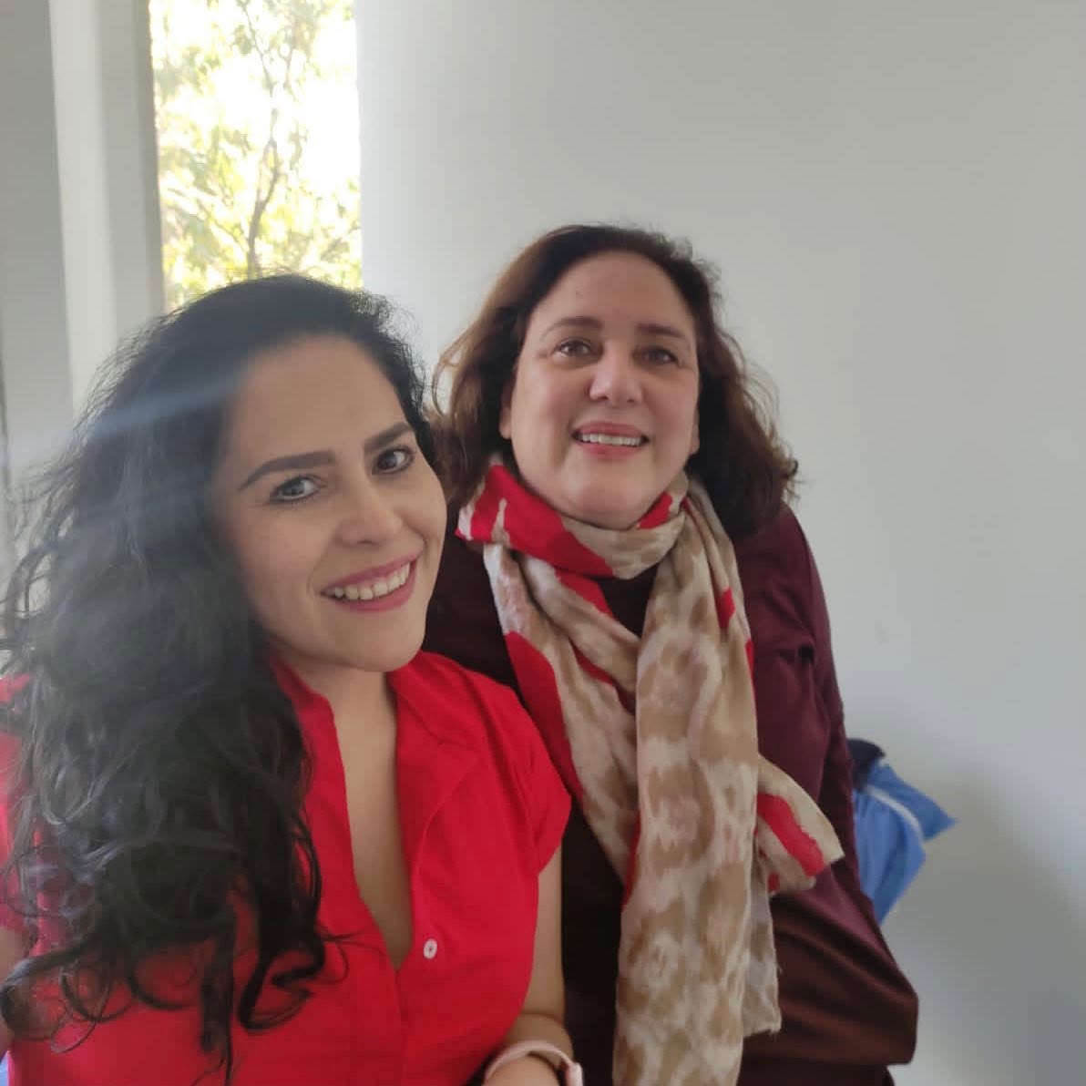 Alejandra Tapia con Verónica Terán