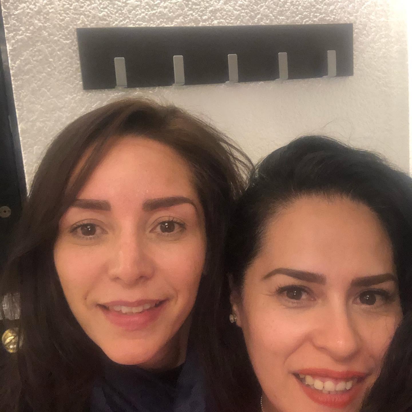 Alejandra Tapia con Yamile León